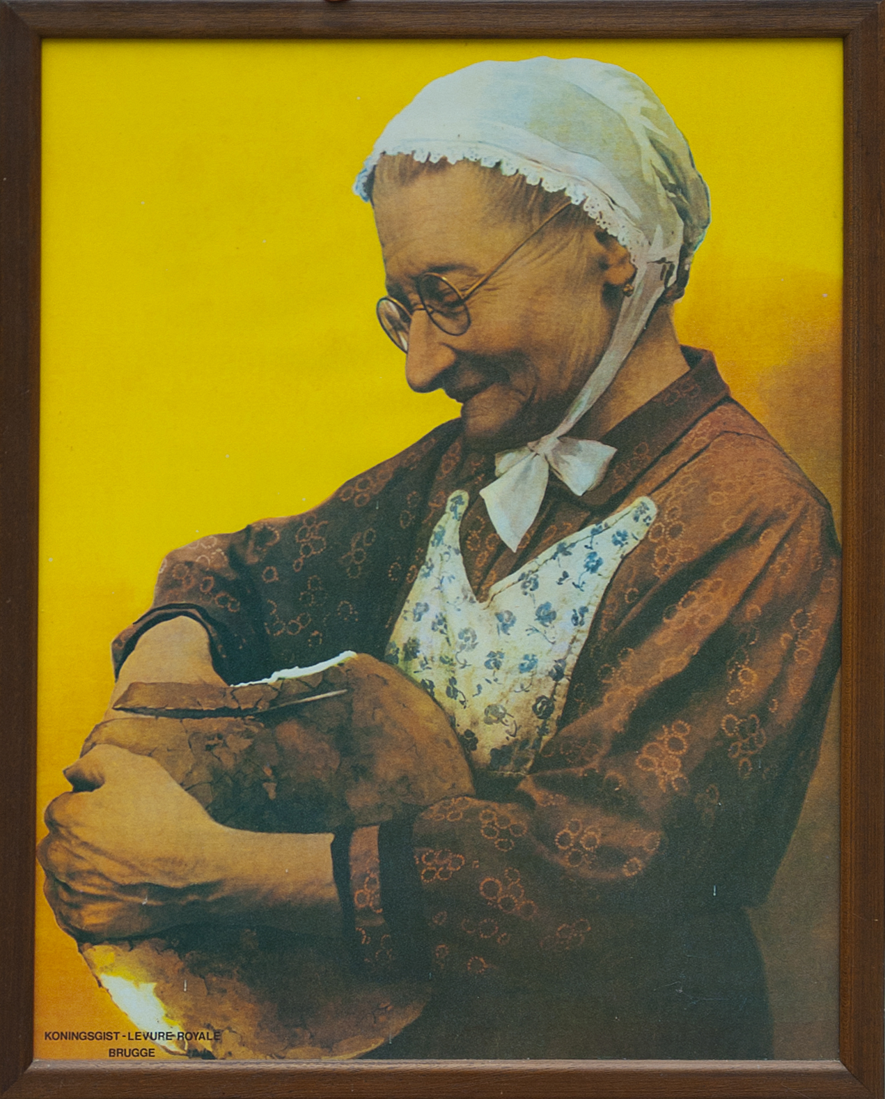 Straffe madam: Grootmoeder snijdt het brood